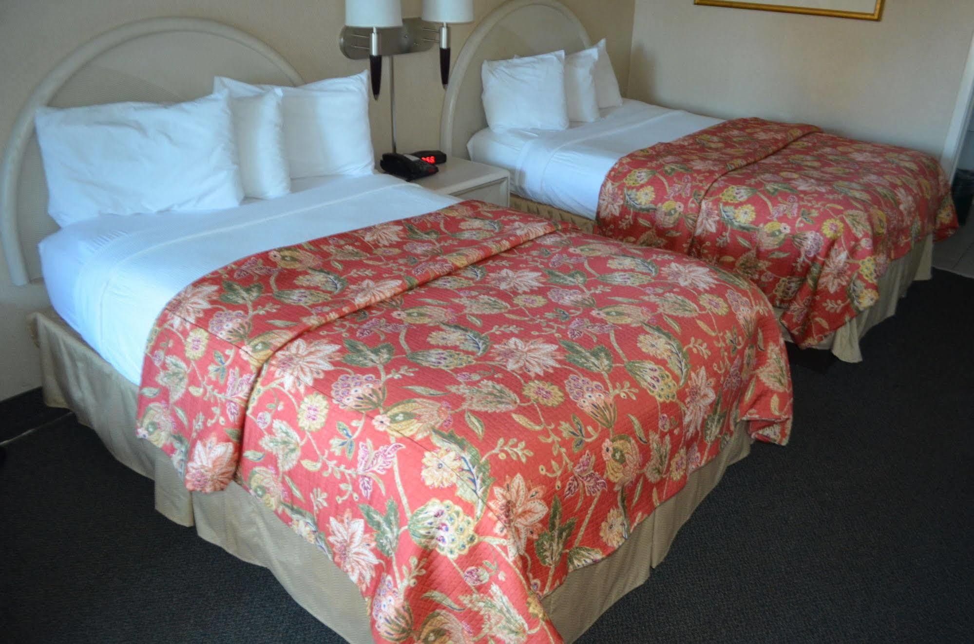 Chapel Hill University Inn Екстериор снимка