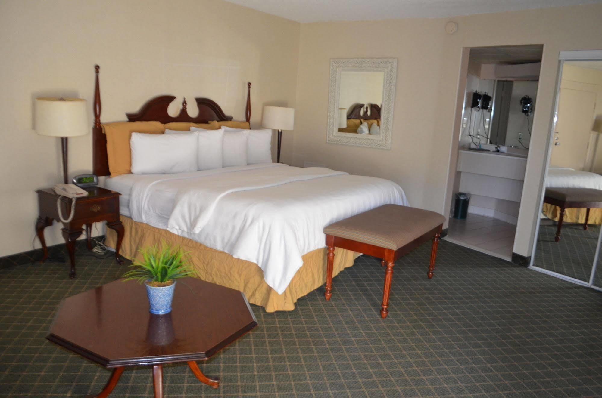 Chapel Hill University Inn Екстериор снимка