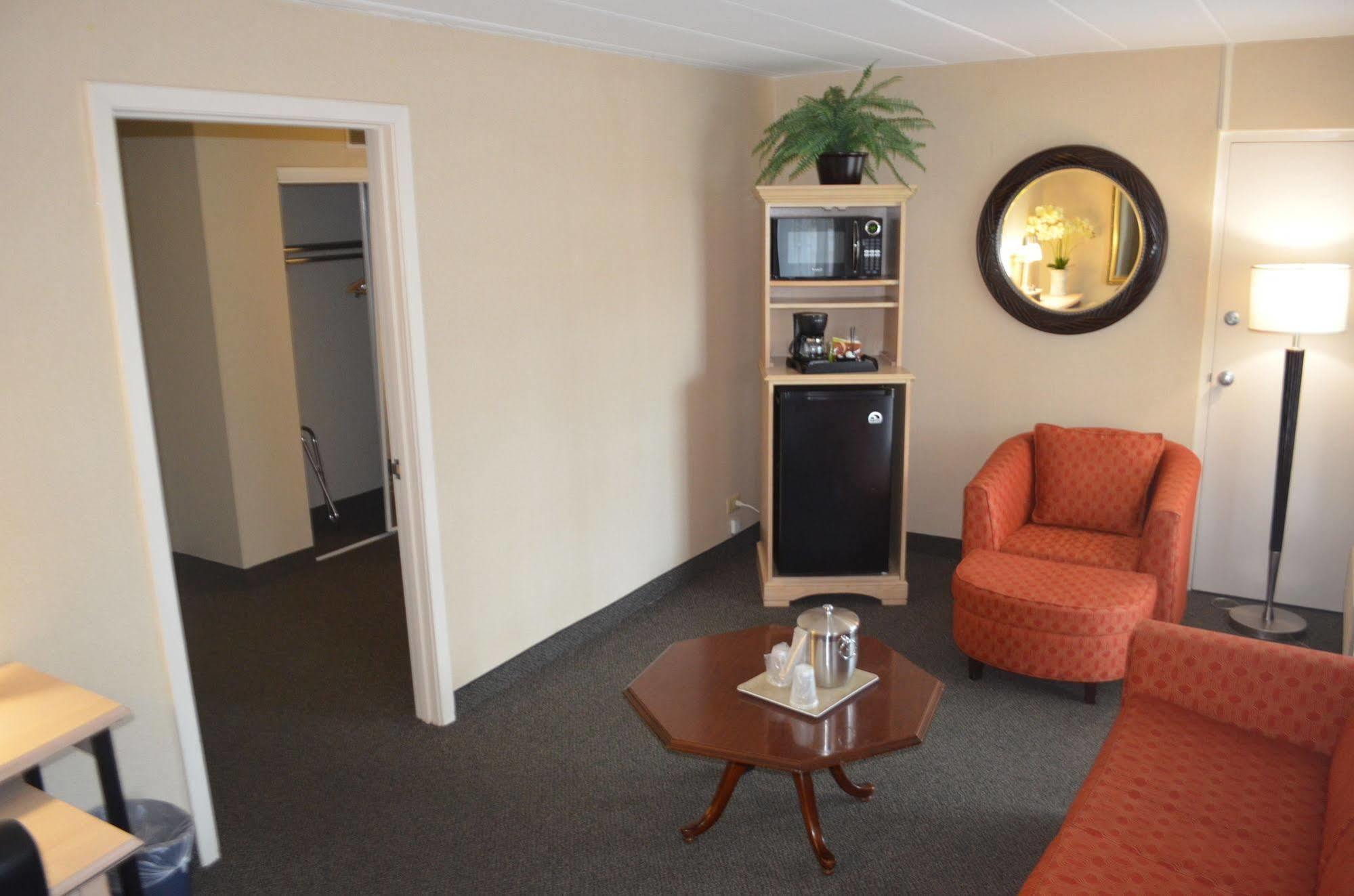 Chapel Hill University Inn Екстериор снимка