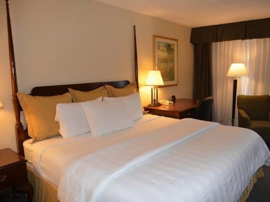 Chapel Hill University Inn Екстериор снимка