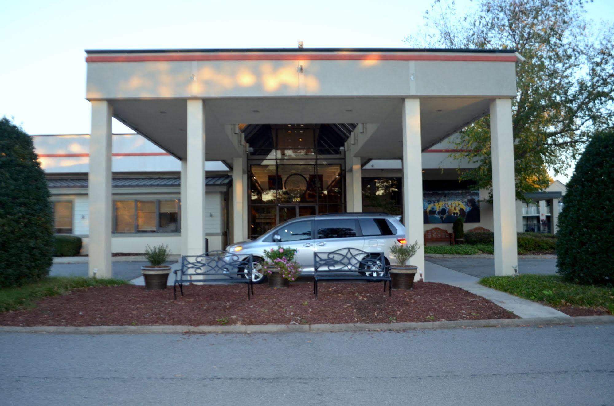 Chapel Hill University Inn Екстериор снимка