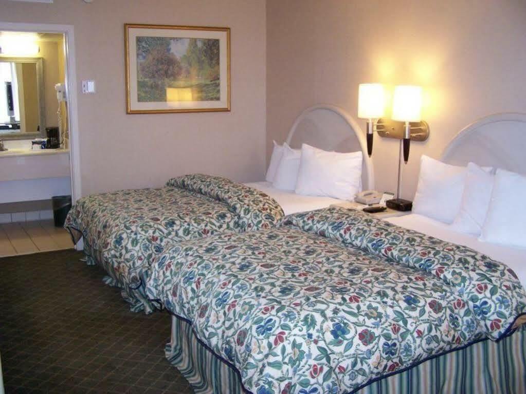 Chapel Hill University Inn Стая снимка